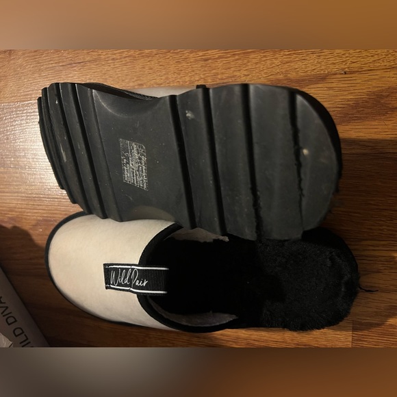 Cream and black - Picture 2 of 3